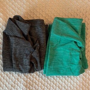 2 V Back Leggings Black and Green size Small